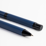 Set penna e roller in acciaio e alluminio con rilievo inchiostro nero