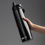 Bicchiere termico ecologico in acciaio inox riciclato con manico e cannuccia 1L color nero vue avec logo imprimé