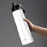 Bicchiere termico ecologico in acciaio inox riciclato con manico e cannuccia 1L color bianco vue avec logo imprimé