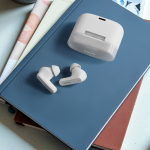 Auricolari wireless a bottone di lunga durata marca Phillips color bianco ottava vista