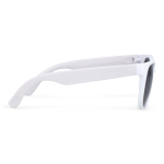 Occhiali da sole in vari colori con lente nera UV400 color bianco terza vista