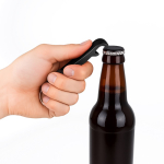 Portachiavi apribottiglie multiuso 3 in 1 in alluminio colorato color nero terza vista