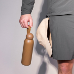 Bottiglia termica in acciaio con tappo tondo e manico 500 ml color marrone seconda vista