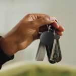 Localizzatore di oggetti con portachiavi compatibile con Apple e Android color nero quarta vista