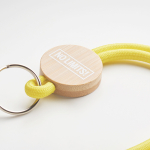 Lanyard su misura tubolare poliestere e dettaglio circolare in bambù color giallo quinta vista