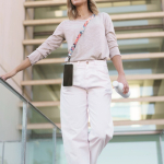 Lanyard per smartphone su misura con patch inclusa color bianco