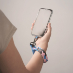 Lanyard da polso smartphone su misura con patch personalizzabile color bianco