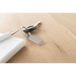 Memoria USB piccola in zinco su misura con dettaglio rettangolare color argento