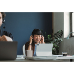 Bicchiere in plastica e silicone con coperchio scorrevole 330 ml color grigio seconda vista ambiente