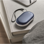 Scaldamani in alluminio con 3 livelli di calore 5.000mAh color blu vista ambiente