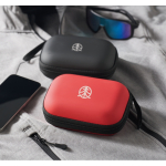 Kit di pronto soccorso in custodia rigida in plastica color rosso vista ambiente principale