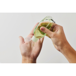 Flacone ricaricabile di aloe vera con moschettone in alluminio 50 ml color verde trasparente quarta vista fotografica