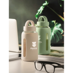 Bottiglia in vetro borosilicato con custodia in silicone 600 ml color beige vista ambiente principale