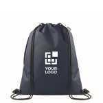 Sacca zaino con cordini in RPET con tasca laterale e cerniera color blu vista area di stampa