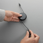 Cavo retrattile 2 in 1 in alluminio riciclato per ricarica e dati 240W color nero vista ambiente 4