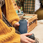 Bicchiere termico da viaggio in vetro con custodia in silicone Black & Blum 340 ml color grigio