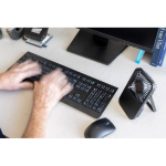 Ventilatore da scrivania ricaricabile con 3 velocità 5W 1.200 mAh color nero vista ambiente