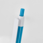 Penna a sfera in plastica riciclata con clip e meccanismo a pulsante, inchiostro blu quarta vista
