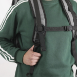 Supporto magnetico pieghevole per cellulare con moschettone e altezza regolabile vista ambiente