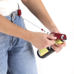 Apribottiglie in acciaio con supporto retrattile e clip 65cm vista ambiente