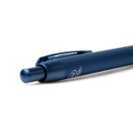 Penna a sfera in alluminio riciclato con ricarica jumbo inchiostro blu color blu reale vista dettaglio 2