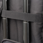 Zaino in pelle sintetica per laptop con zip e punti di ancoraggio 16” color verde scuro vista dettaglio 3