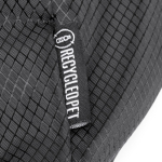 Zaino ecologico idrorepellente con tasche e cerniera 9” color nero vista dettaglio 3