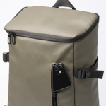 Zaino frigo in pelle sintetica con interno isotermico e apertura color verde scuro vista dettaglio 1