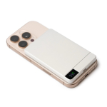 Powerbank magnetico in alluminio riciclato con ricarica rapida 5.000 mAh color rosso vista dettaglio 2