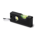 Livella a bolla in alluminio riciclato con base magnetica color nero prima vista d'uso