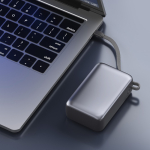 Power bank compatto con ricarica rapida e display LED 30.000mAh color grigio scuro sesta vista