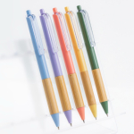 Penna a sfera con clip traslucida e impugnatura in bambù, inchiostro nero vue 4