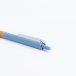 Penna a sfera con clip traslucida e impugnatura in bambù, inchiostro nero vue 1