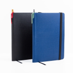 Blocco A5 in pelle sintetica riciclata con copertina flessibile, pagine lisce vue d'ambiance