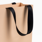 Borsa di carta premium con finitura opaca e manici in tessuto resistente 7kg