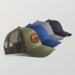 Cappellino trucker a 5 pannelli con chiusura snapback e visiera curva 250 g/m2 vue d'ambiance
