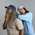 Cappellino da baseball a 5 pannelli con cordino a contrasto e chiusura snapback vue d'ambiance