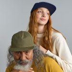 Cappellino destrutturato a 5 pannelli con visiera piatta riciclata ReTraze® vue d'ambiance