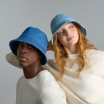 Cappello tipo Panama in denim di cotone riciclato tinto con DyStar® vue d'ambiance