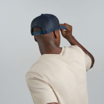 Cappellino trucker in poliestere riciclato a 5 pannelli con rete posteriore vue 1