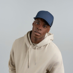 Cappellino trucker in poliestere riciclato a 5 pannelli con rete posteriore vue 3