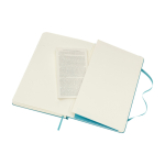 Taccuino grande formato con chiusura elastica Moleskine a righe color azzurro pastello terza vista