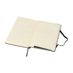 Taccuino Moleskine Classic a copertina rigida media, pagine a righe color nero terza vista