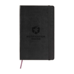 Taccuino grande in carta effetto pelle Moleskine Classic a quadretti color nero vista dettaglio con logo
