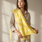 Pareo a righe in cotone riciclato ideale per la spiaggia 340 g/m² color giallo sesta vista