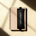 Astuccio in cotone riciclato con elastico per taccuino color nero terza vista