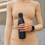 Borraccia termica in acciaio inox riciclato con finitura soft touch 500 ml color nero seconda vista