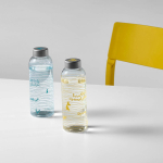 Bottiglia in vetro prodotta in Europa con tappo antigoccia 500 ml color trasparente vista ambiente