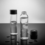Bottiglia in vetro prodotta in Europa con tappo anti-perdita 800ml color trasparente vista ambiente