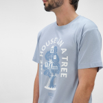 T-shirt unisex in cotone biologico vestibilità regular 165g/m² Copacabana color azzurro pastello vista ambiente